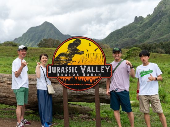 クアロア・ランチ　乗馬体験(1時間)　映画ロケ地巡り＋カネオヘ湾クルーズ付きで充実のクアロア満喫ツアー　ランチビュッフェ付き＜1日／送迎付きプランあり＞