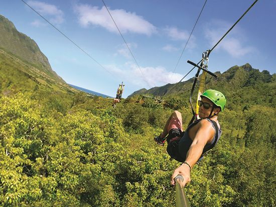 クアロア・ランチ　ジップライン体験（3時間）　最長約400メートル、最大高低差30メートルの谷を駆け抜ける！＜7本／送迎付きプランあり＞