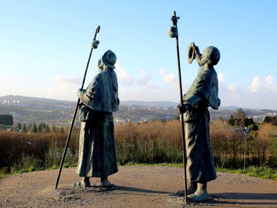 カミーノ・デ・サンティアゴ巡礼体験 日帰りツアー 専用車と徒歩で行く巡礼路＜貸切／現地語ドライバー／サンティアゴ・デ・コンポステーラ発＞