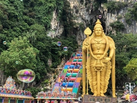 【早朝到着の方へ】ピンクモスク＆バトゥ洞窟ツアー 空港到着後そのままツアーに参加！＜日本語ガイド／昼食付き／クアラルンプール空港発＞