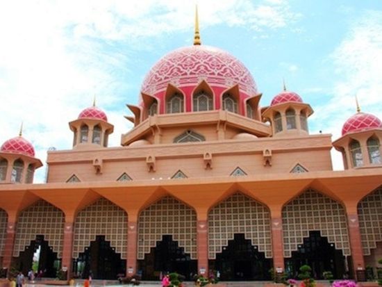【早朝到着の方へ】ピンクモスク＆バトゥ洞窟ツアー 空港到着後そのままツアーに参加！＜日本語ガイド／昼食付き／クアラルンプール空港発＞
