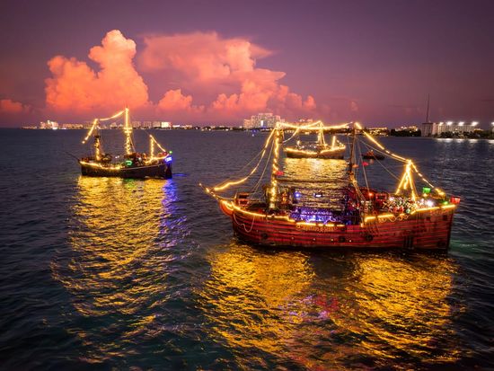 海賊船『キャプテン・フック』ディナークルーズ 本場カリブの海賊に会いに行こう！＜飲み放題／カンクン発＞の写真5