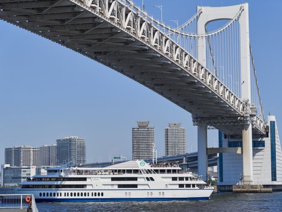 シンフォニークルーズサンセットチケット レインボーブリッジと東京タワーの夜景を堪能！幻想的な夕暮れのひととき＜2時間／日の出桟橋発＞