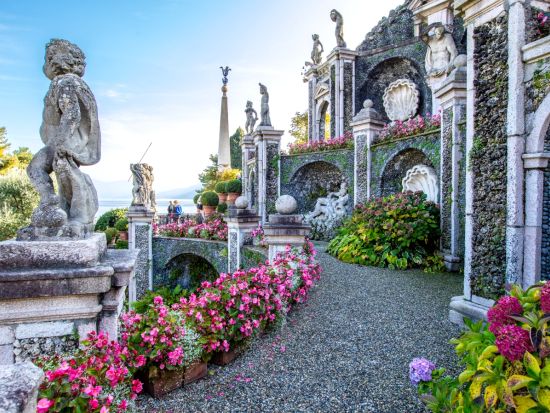 マッジョーレ湖1日観光ツアー　ベッラ島＆ペスカトーリ島に上陸　庭園の美しいボッロメオ宮殿も訪問　ボートクルーズ付き＜3～11月／英語／ミラノ発＞