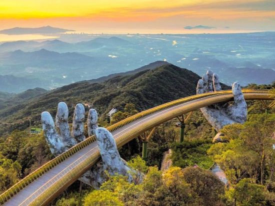 【送迎シャトル】ダナン市内 ⇔ バーナーヒルズ　往復チケット ＜乗合＞