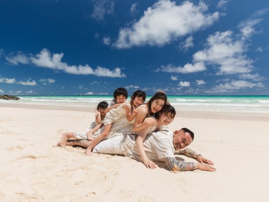 観光フォト スタンダードプラン 渡口の浜や17ENDなどご希望の場所で撮影可能！＜ドローン撮影付き／1時間／80カット／宮古島＞