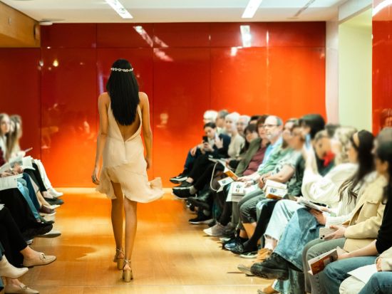 ファッションショー鑑賞チケット『ギャラリー・ラファイエット オリジナル』＜金曜日／パリ＞　限定クーポン付き！