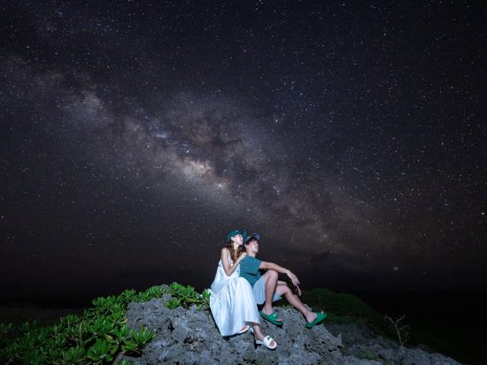 星空フォトプラン 美しく輝く満点の星空を背景に記念撮影 石垣島で思い出に残る写真を◎＜30分／5カット～／宮古島＞