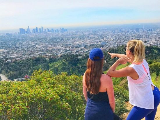 ロサンゼルス ハイキングツアー　グリフィスパークのグリークシアターから天文台を目指す　グリフィス天文台の博物館ツアーあり＜2.5時間／午前／英語ガイド＞