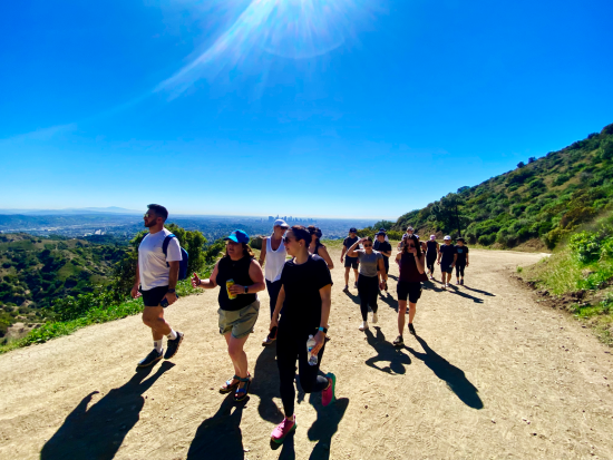 ロサンゼルス ハイキングツアー　グリフィスパークのグリークシアターから天文台を目指す　グリフィス天文台の博物館ツアーあり＜2.5時間／午前／英語ガイド＞