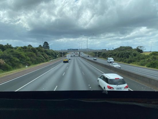 【空港送迎】オークランド空港 ⇒ ロトルア市内　ロトルア市内の観光地も簡単にご案内 ＜日本語ガイド＞