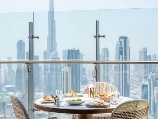 トランジットに最適！24時間滞在！ドバイ国際空港⇔ホテル送迎付き宿泊パッケージ *SLSドバイホテル宿泊＜貸切送迎／朝食／英語ドライバー／ドバイ空港発着＞