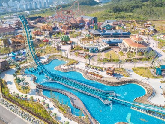 釜山ロッテワールド1日パス券＋制服レンタル 韓国の制服を着て楽しもう！＜2～3名／チケット事前予約＞