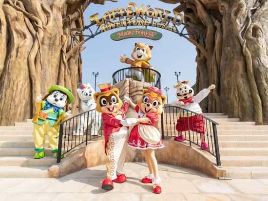 釜山ロッテワールド1日パス券＋制服レンタル 韓国の制服を着て楽しもう！＜2～3名／チケット事前予約＞