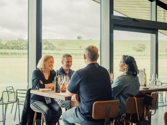 乗り降り自由！モーニントン半島ワイナリーめぐり ホップオン ホップオフ バスチケット　自分のペースで良質なワインの産地を探索！＜メルボルン発＞の写真5