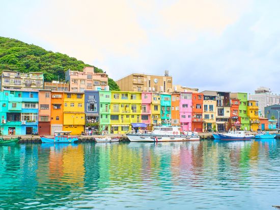 Taiwan_Keelung_Zhengbin Port Color Houses_pixta_110578720