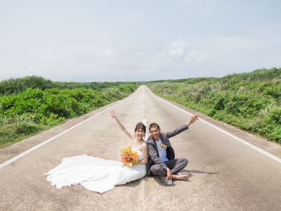 カジュアルフォトウェディングツアー 宮古島を観光気分で散策しながら秘境スポットで撮影するプラン！＜4～8時間／150～300カット／宮古島＞