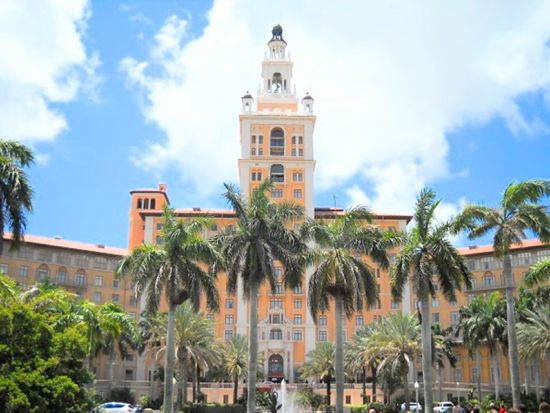 マイアミ市内観光　海辺の宮殿ビスカヤ・ミュージアム入場付き！半日で名所を巡るハイライト観光ツアー ＜日本語ドライバーガイド＞