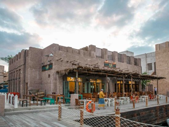 地元の人気店で中東料理を堪能！アル・ファナール シーフードレストラン（AL FANAR）☆食事券＆事前予約サービス *アル・シーフ地区