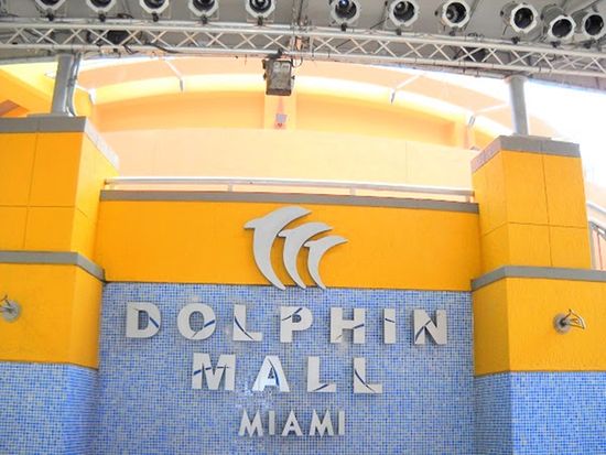 Dolphin_Mall (1)