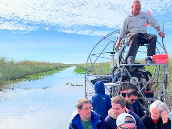 世界遺産 エバーグレーズ国立公園　エアボート乗船＆アリゲーターショー鑑賞ツアー ＜半日／日本語ドライバーガイド＞