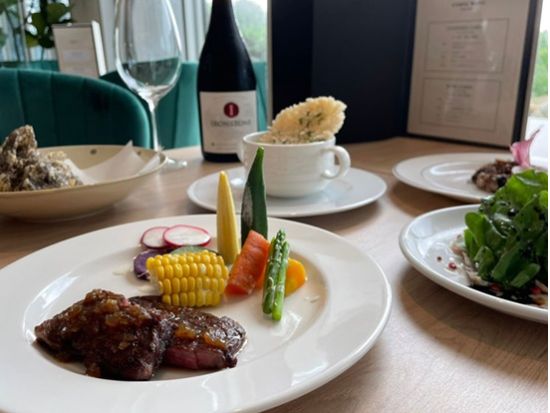 リゾートホテルディナー 地元食材をふんだんに使用した料理で美食体験＜ウォーターマークホテル＆リゾーツ／宮古島＞