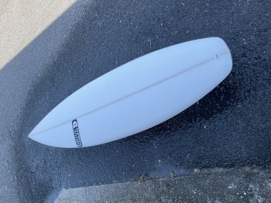 レンタルサーフボード 沖縄の砂辺海岸エリアを満喫 前日夜のレンタルで早朝から楽しめる＜サーフィン経験者対象／北谷＞