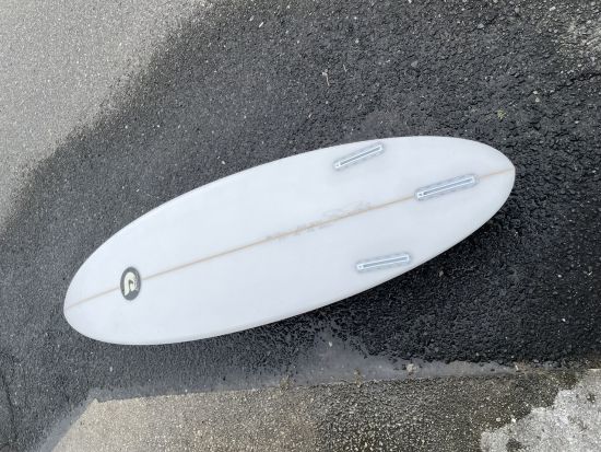 レンタルサーフボード 沖縄の砂辺海岸エリアを満喫 前日夜のレンタルで早朝から楽しめる＜サーフィン経験者対象／北谷＞