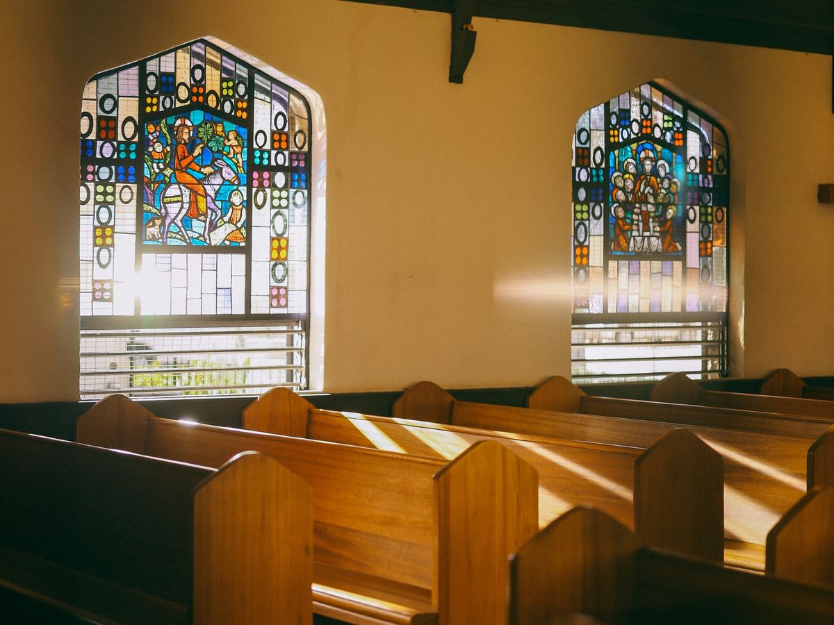 ハワイ チャペルフォト エピファニー教会 歴史あるステンドグラスが
