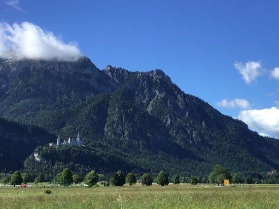 ドイツ ハイライト日帰りツアー　充実の5か所訪問　ノイシュヴァンシュタイン城＋リンダーホーフ城＋ヴィース教会＋聖コロマン教会など＜日本語／ミュンヘン発＞