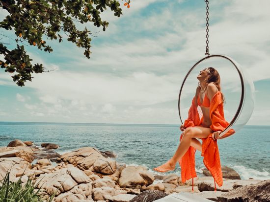 プーケット島南部フォトジェニックツアー　ゾウビーチやカラフルなオールドタウンなどプーケット南部の魅力を満喫！ ＜貸切／フローティングランチ／日本語ガイド＞