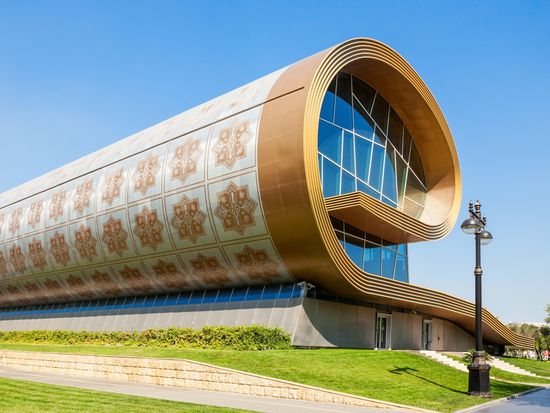 Azerbaijan_Baku_Carpet Museum_pixta_34809099_M