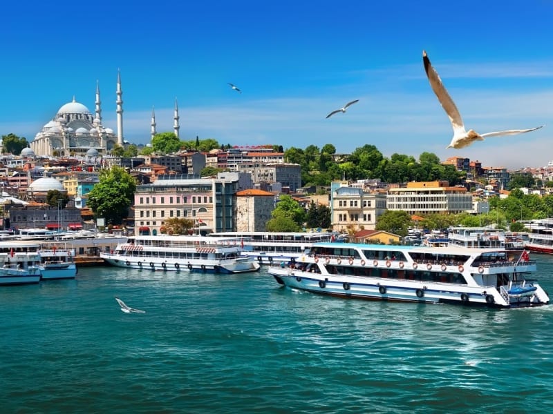 Turkey_Istanbul_Bosphorus_shutterstock_669940774