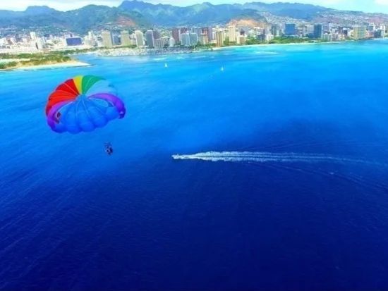 青の洞窟シュノーケル＋パラセーリング 人気マリンアクティビティのセットプラン！ 沖縄の海を存分に楽しむ＜2～3時間／沖縄本島＞