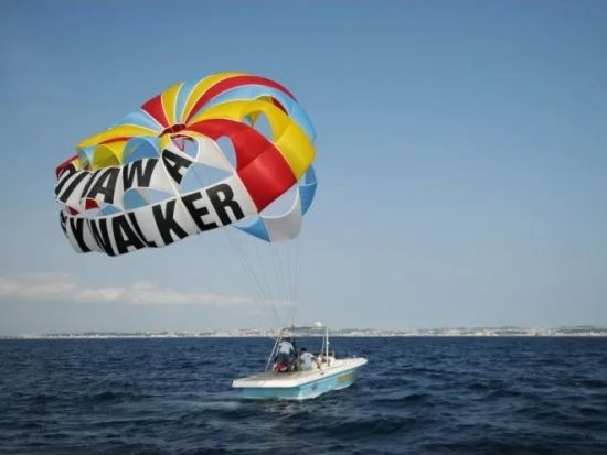 青の洞窟シュノーケル＋パラセーリング 人気マリンアクティビティのセットプラン！ 沖縄の海を存分に楽しむ＜2～3時間／沖縄本島＞