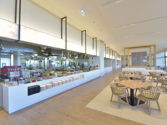 海洋博公園（沖縄美ら海水族館）と今帰仁城跡を巡るバスガイドと行く♪バスツアー 絶景と世界遺産 世界最大級の水槽を誇る水族館で沖縄旅を満喫＜1日／昼食込／那覇発＞