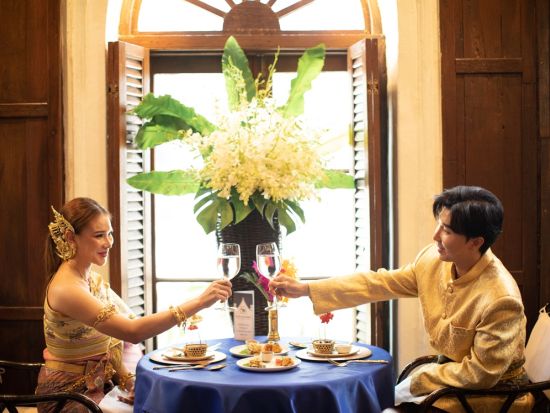 伝統衣装を着て豪華レストランでタイ料理ランチを堪能＋フォト撮影＜日本語アシスタント／半日＞