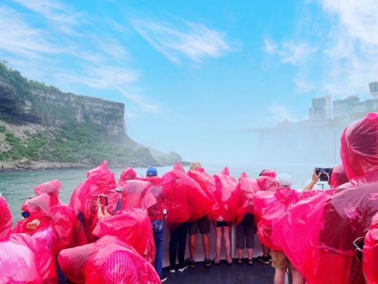  【ジェットブルー航空利用】ナイアガラの滝日帰り観光ツアー　往復飛行機利用で楽々 ＜日本語ガイド／マンハッタン発またはNY主要空港発＞