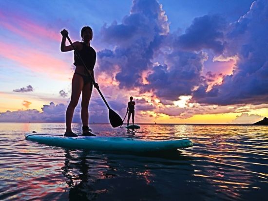貸切サンセットSUP体験クルージング 1組限定！夕日が美しい離島で特別な思い出を作ろう＜沖縄本島南部 奥武島＞
