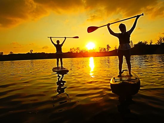 貸切サンセットSUP体験クルージング 1組限定！夕日が美しい離島で特別な思い出を作ろう＜沖縄本島南部 奥武島＞