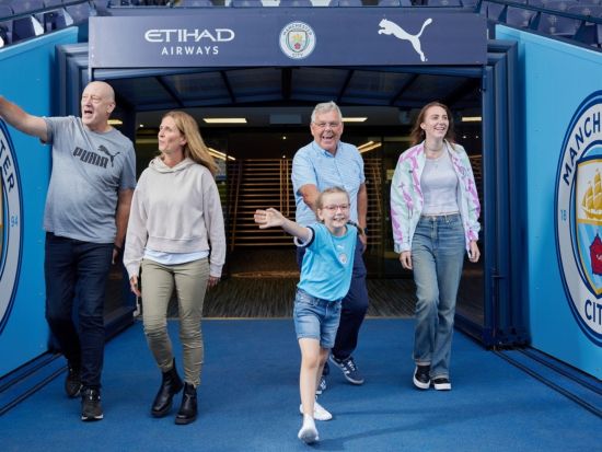 エティハドスタジアム見学ツアー マンチェスター・シティFCの本拠地へ！往復列車チケット付き＜英語ガイド／ロンドン発＞