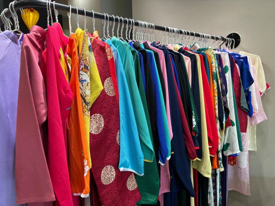 アオザイレンタル 　アオザイを着て街歩き＆記念撮影！日本語対応可＜1日レンタル／Vui Vui Global Lounge／ダナン＞