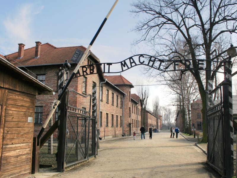 Camp_Arbeit_Macht_Frei_shutterstock_168990263