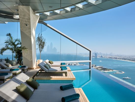オーラ・スカイプール（AURA Skypool）入場チケット 360度の絶景インフィニティ・プール＜AM6:00～9:00／片道送迎付き＞