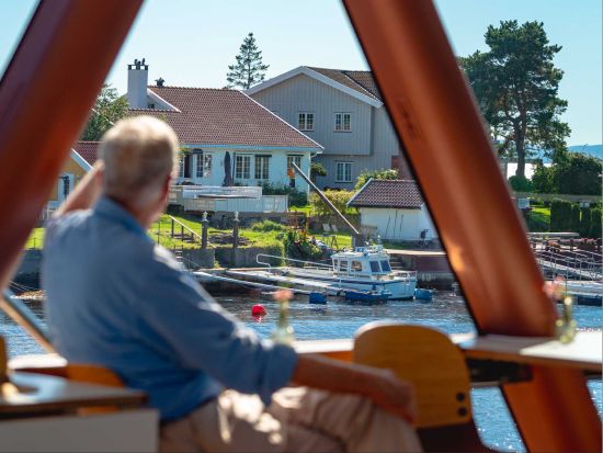 オスロフィヨルド周遊クルーズ　静音設計の電気船で楽しむ静かなクルーズ＜約2時間30分／オスロ市庁舎前発＞