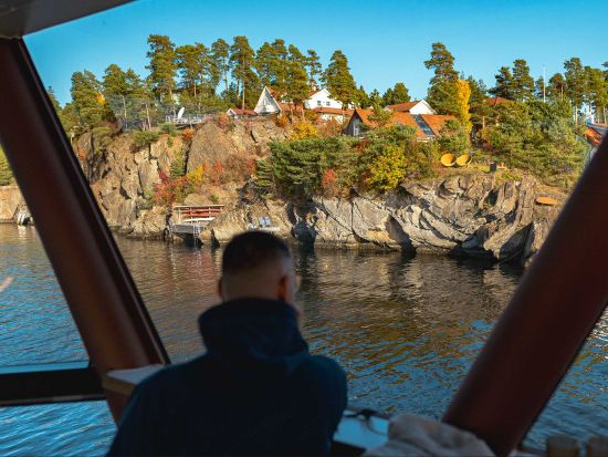 オスロフィヨルド周遊クルーズ　静音設計の電気船で楽しむ静かなクルーズ＜約2時間30分／オスロ市庁舎前発＞