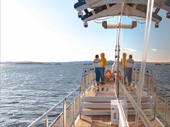 オスロフィヨルド周遊クルーズ　静音設計の電気船で楽しむ静かなクルーズ＜約2時間30分／オスロ市庁舎前発＞