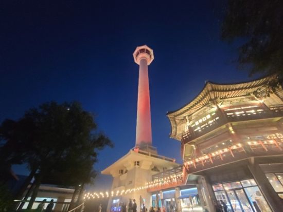 釜山の夜景スポットを巡るナイトツアー　広安里ビーチ散策＋海辺の夜景観賞＋土曜日はドローンショーあり＜日本語ガイド／ホテル送り＞