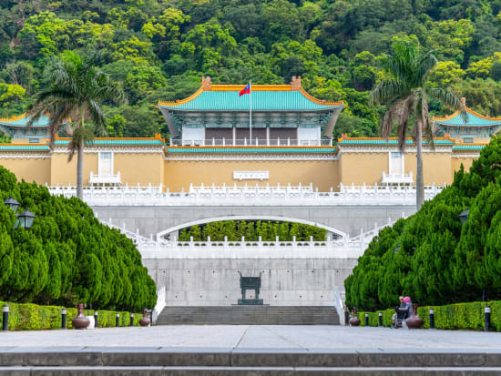 北投＆大稻埕観光ツアー　国立故宮博物院＆北投図書館＆大稻埕埠頭コンテナマーケット　 ＜日本語または英語ガイド／ 寧夏夜市にて解散＞