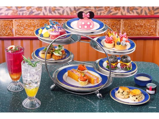 香港ディズニーランド・リゾート「メインストリート・コーナー・カフェ」　アフタヌーンティー事前予約　ディズニーパークならではのアフタヌーンティーを楽しむ